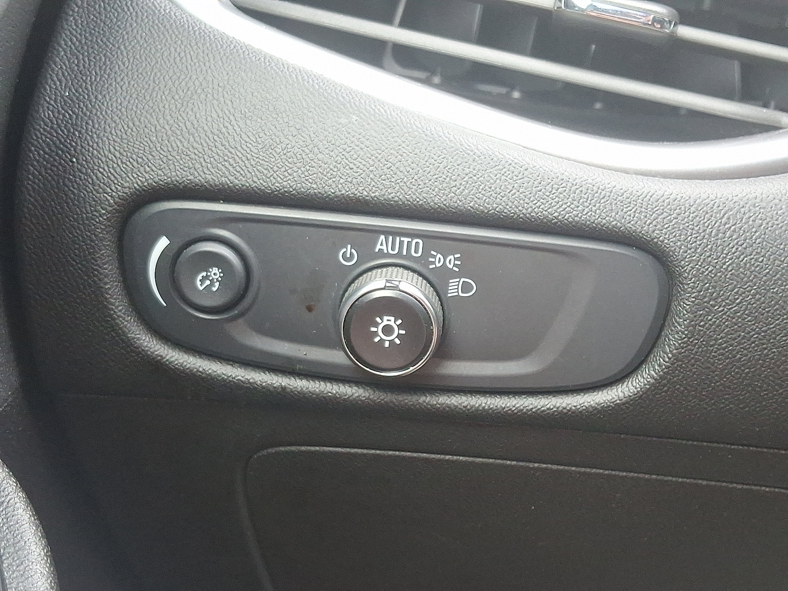 Used 2025 Chevrolet Malibu LT FWD image 22