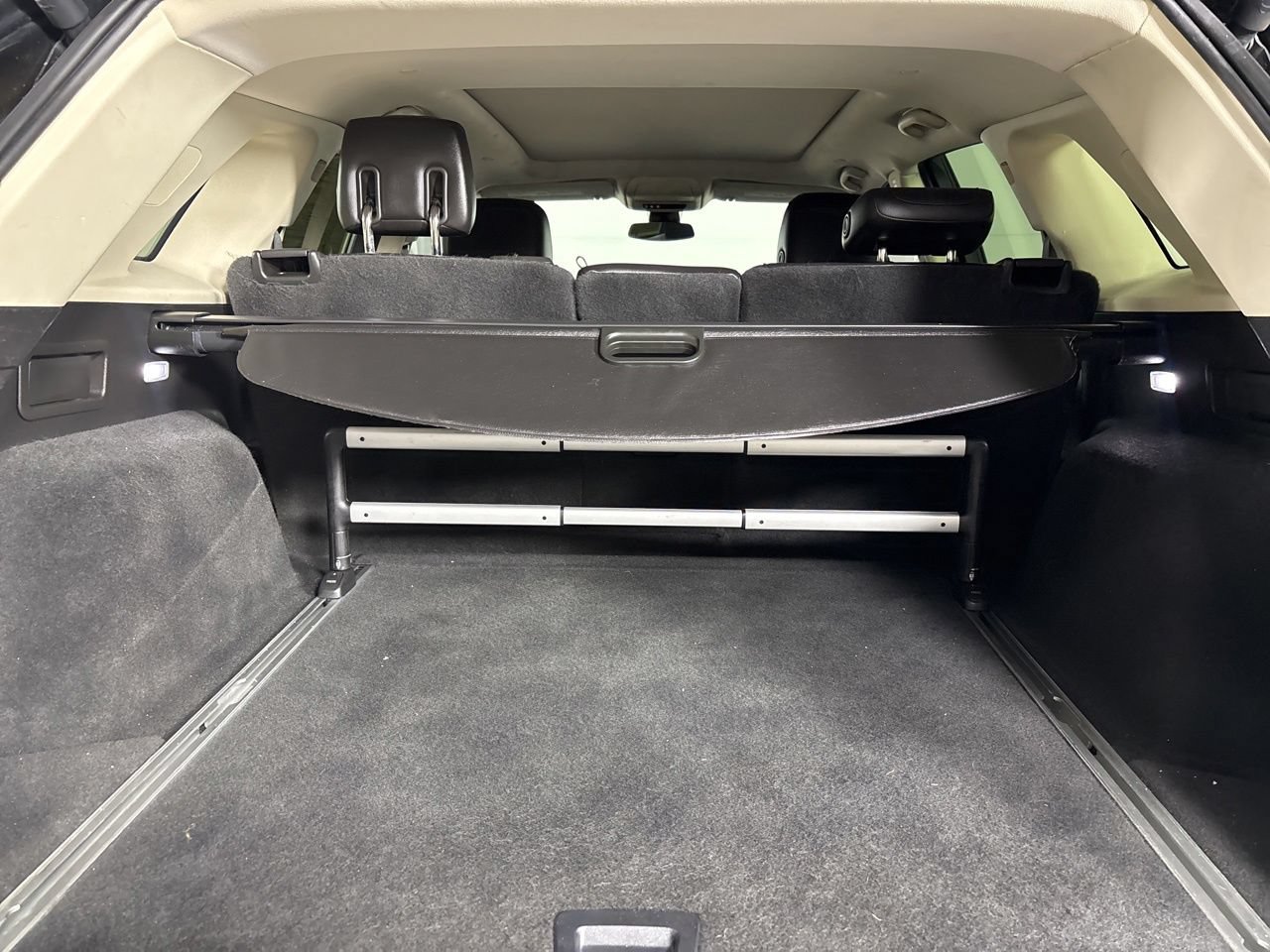 Used 2017 Cadillac XT5 Luxury w/ Driver Awareness Package FWD image 26