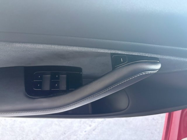 Used 2018 Tesla Model 3 Long Range RWD image 10