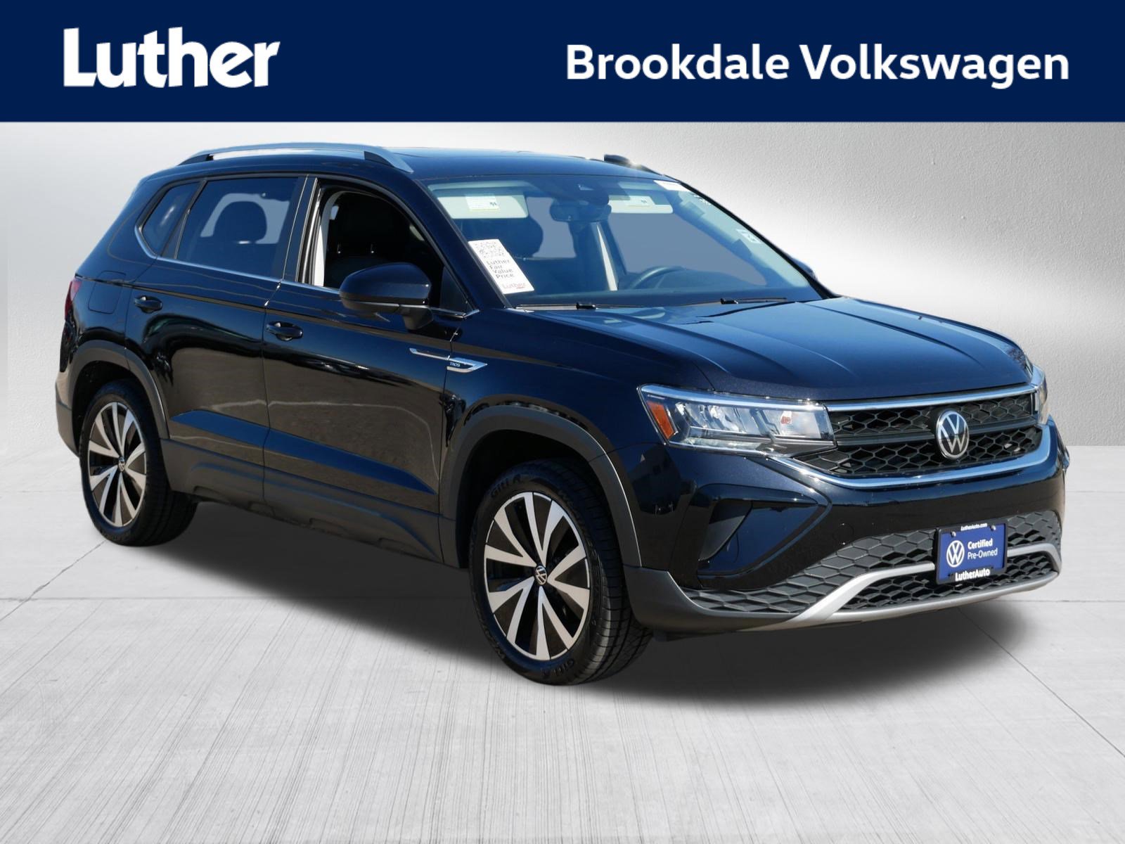 Certified 2022 Volkswagen Taos SE w/ Panoramic Sunroof Package
