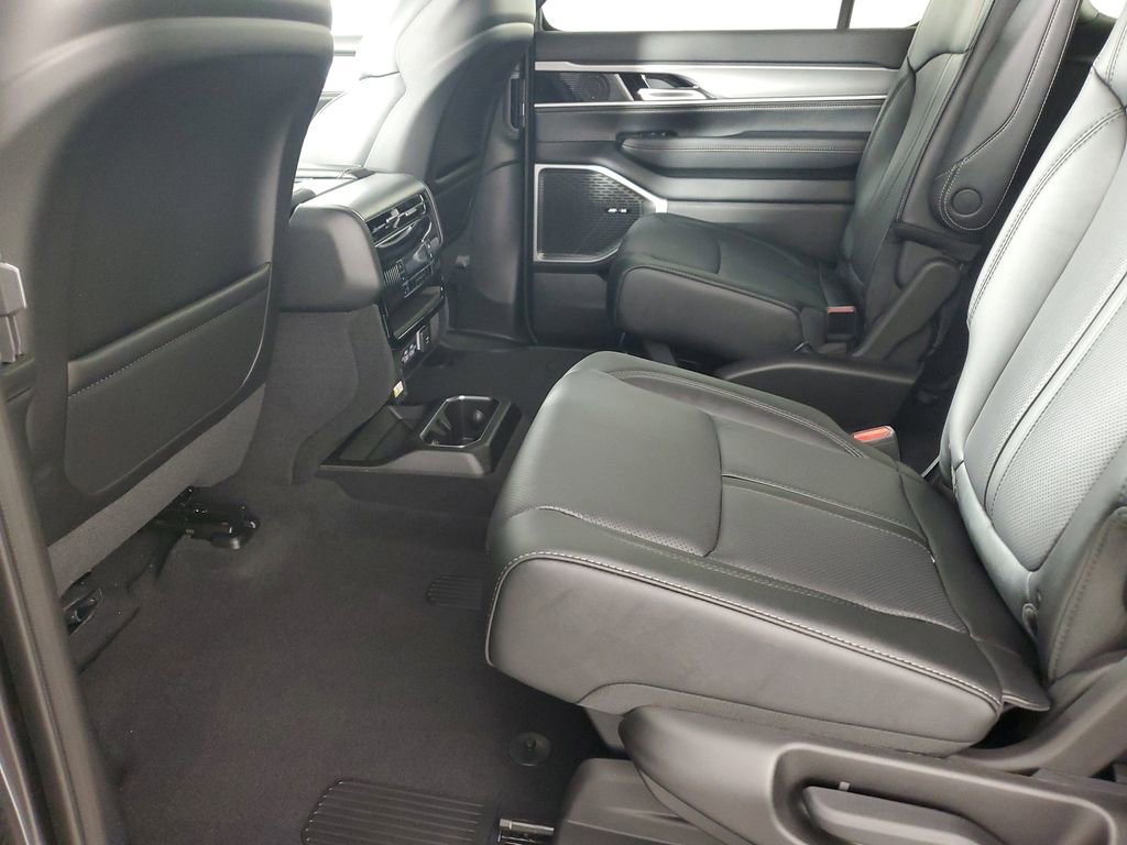 New 2026 Jeep Grand Wagoneer Limited image 12