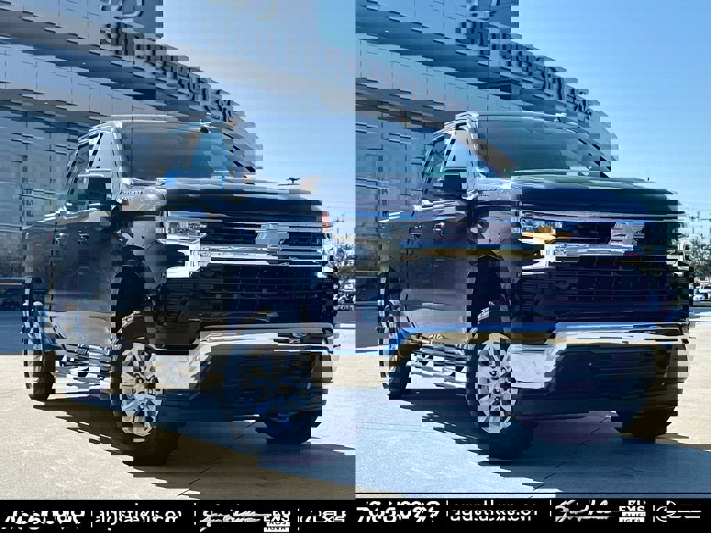 Used 2025 Chevrolet Silverado 1500 LT w/ Leather Package RWD image 1