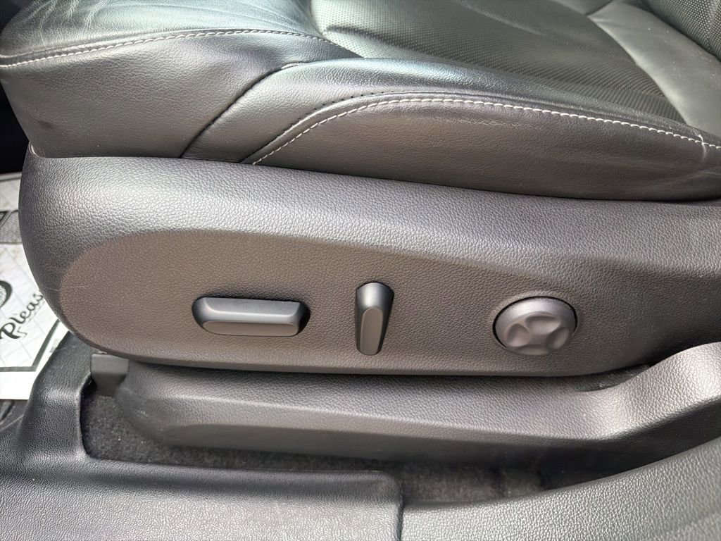 Used 2020 Buick Envision Essence AWD/4WD image 18