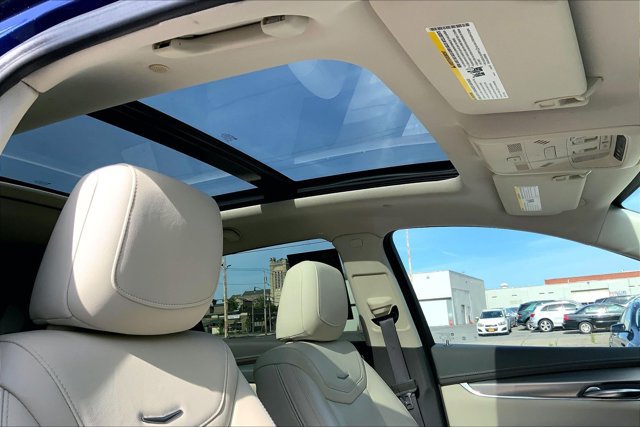 Used 2023 Cadillac XT5 Premium Luxury AWD/4WD image 21