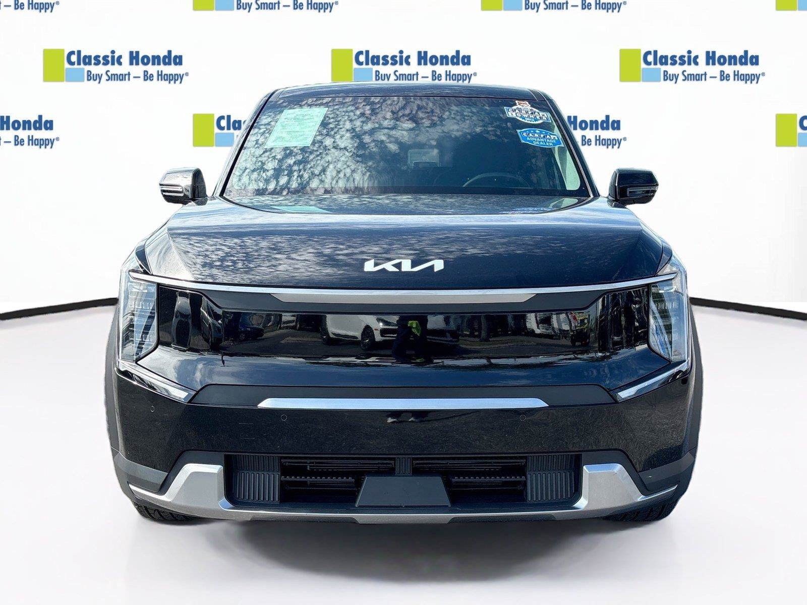 Used 2024 Kia EV9 Light Long Range RWD image 2