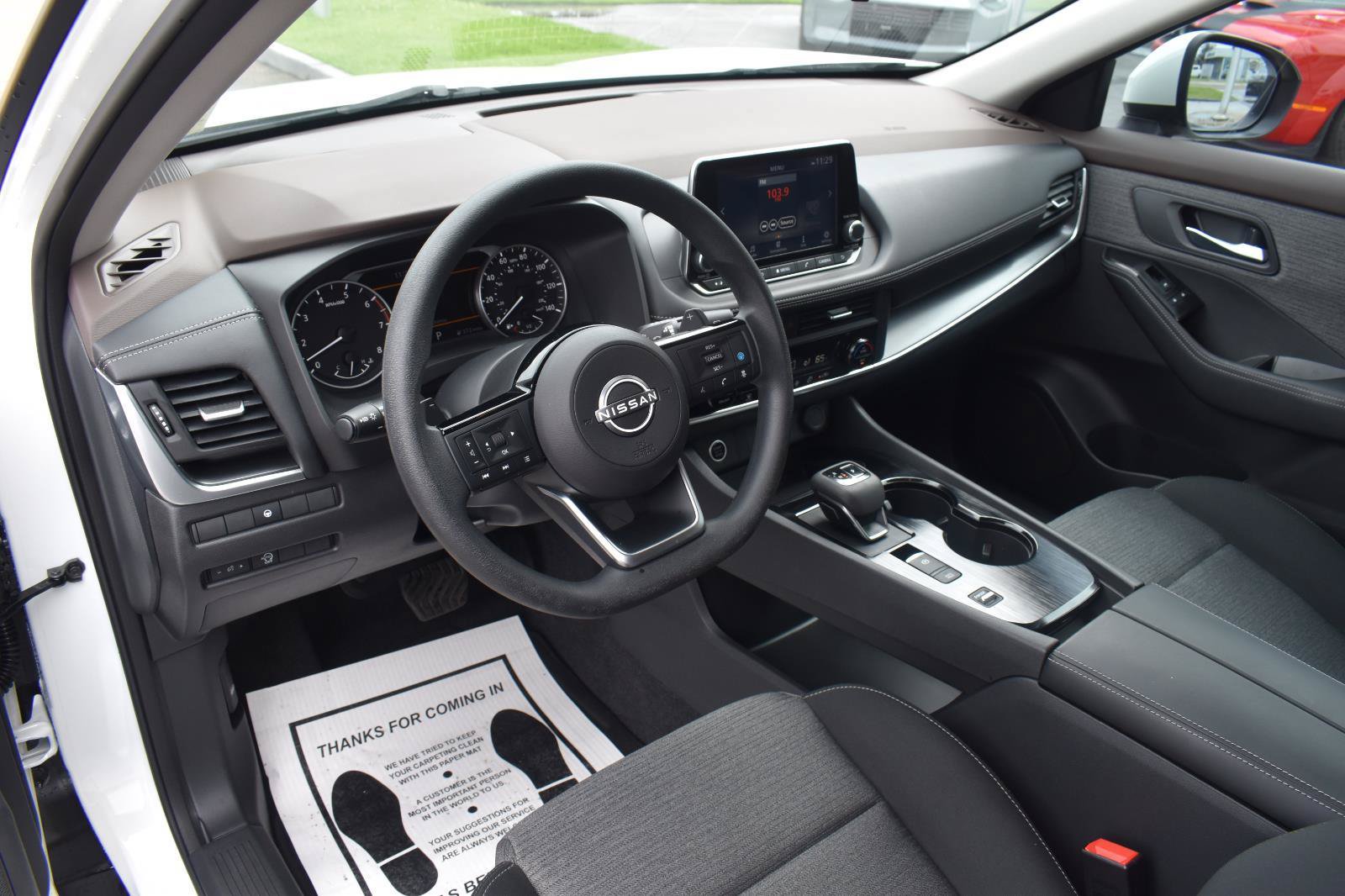 Used 2023 Nissan Rogue SV FWD image 27