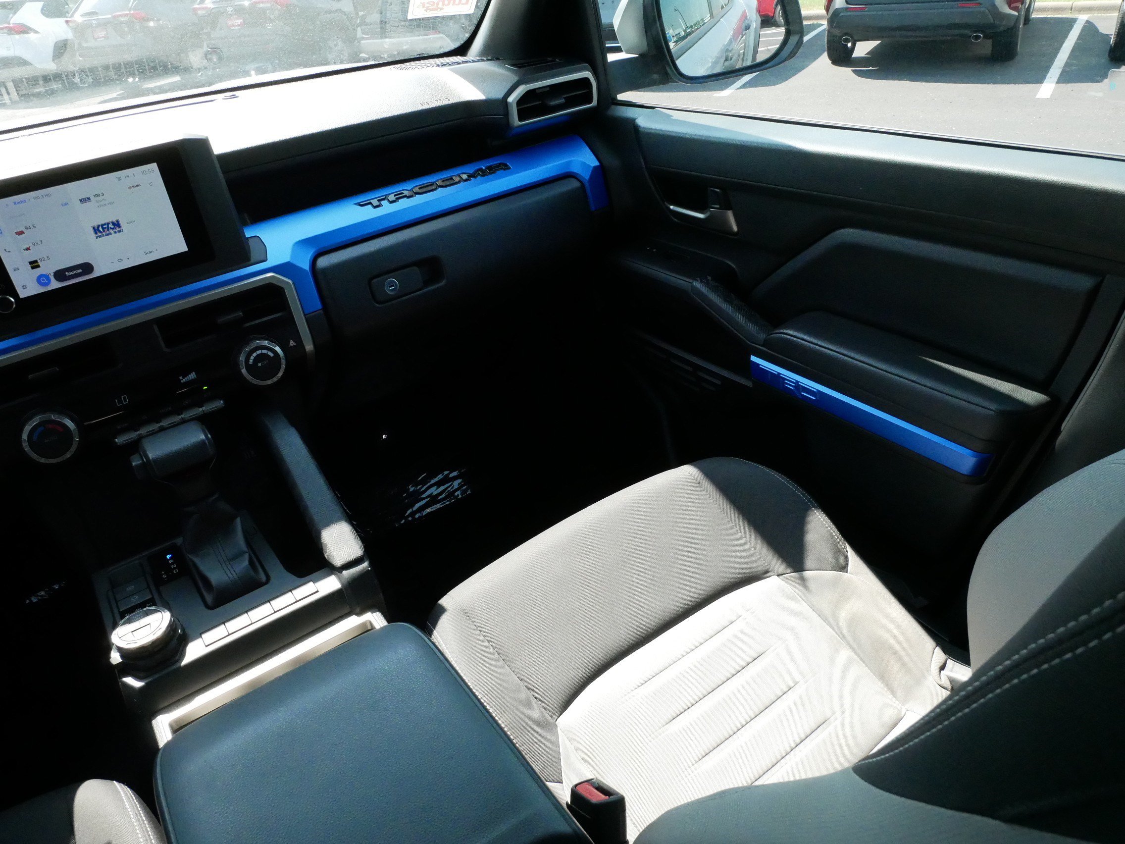 Used 2024 Toyota Tacoma TRD Off-Road AWD/4WD image 9