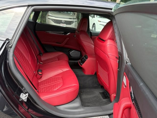 Used 2022 Maserati Quattroporte Trofeo RWD image 38