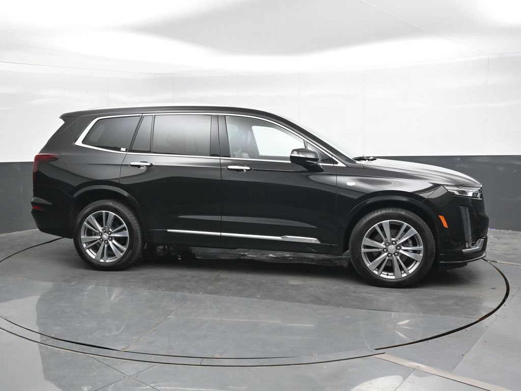 Used 2025 Cadillac XT6 Premium Luxury AWD/4WD image 3