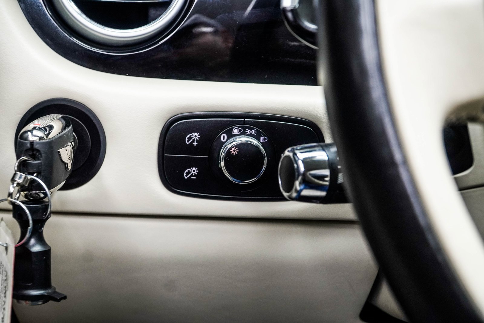 Used 2017 Bentley Continental GT image 30