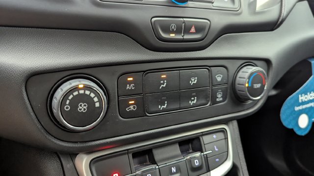 Used 2023 GMC Terrain SLE AWD/4WD image 15