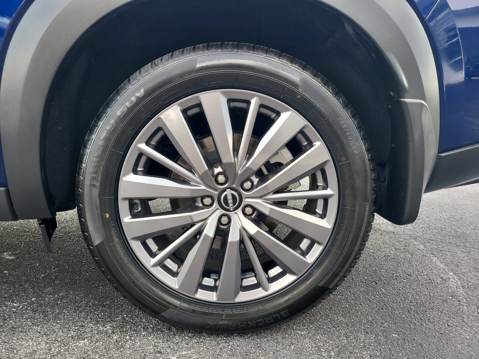 Used 2024 Nissan Pathfinder SL w/ SL Premium Package FWD image 6