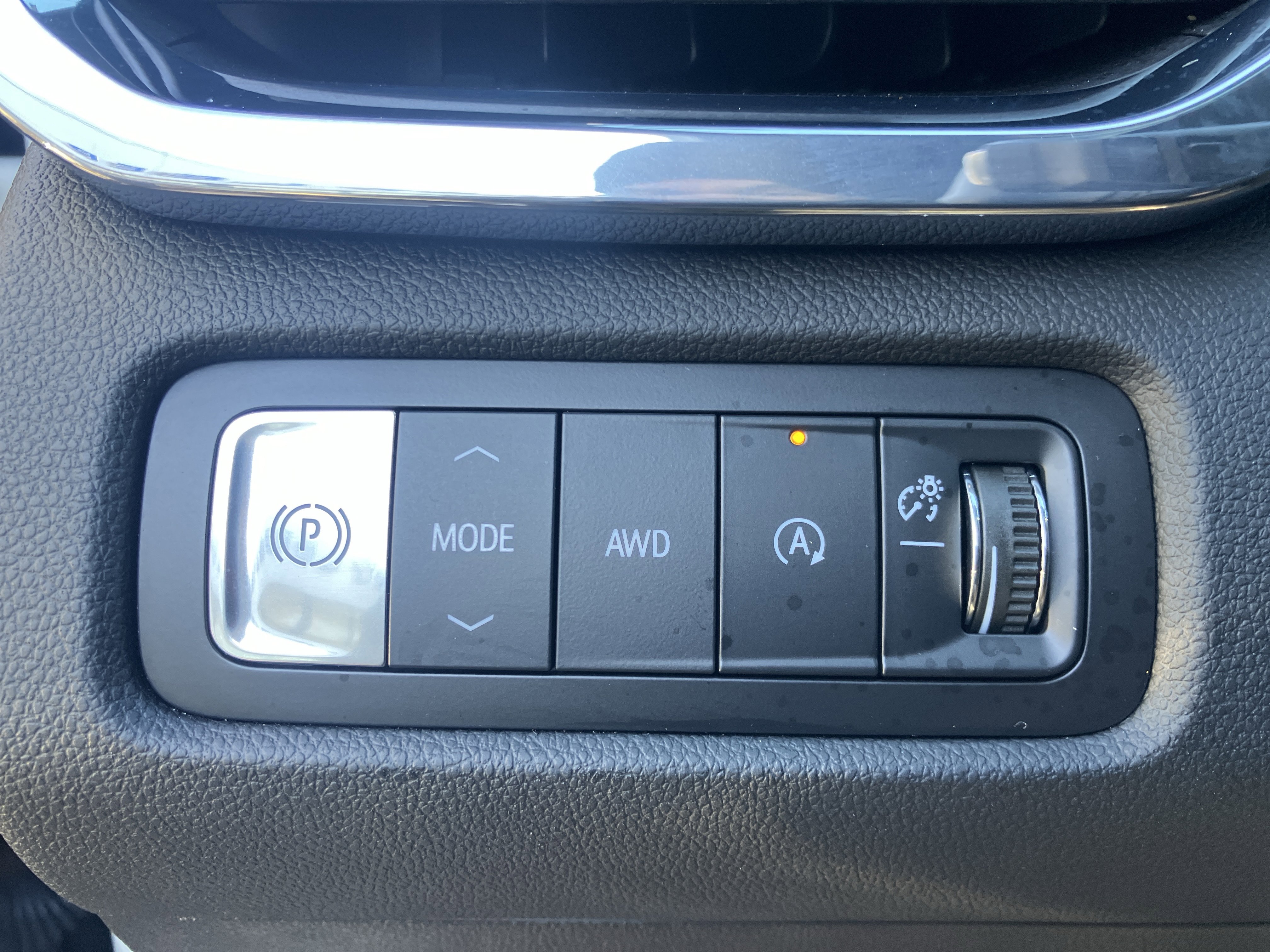 Used 2025 GMC Acadia Elevation image 24