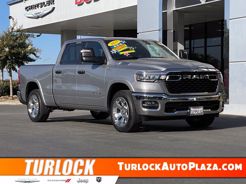 Used 2025 RAM 1500 Big Horn AWD/4WD image 1