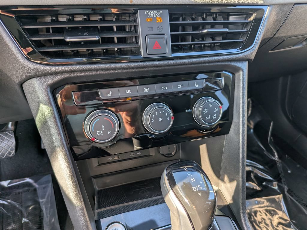 Certified 2023 Volkswagen Taos SE w/ Panoramic Sunroof Package FWD image 22
