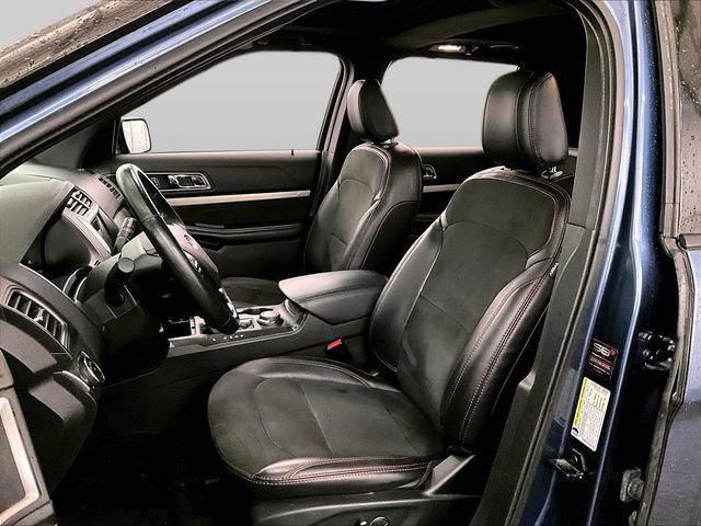 Used 2018 Ford Explorer XLT w/ Equipment Group 202A AWD/4WD image 25