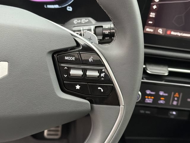 Used 2024 Kia Niro EX Touring FWD image 25