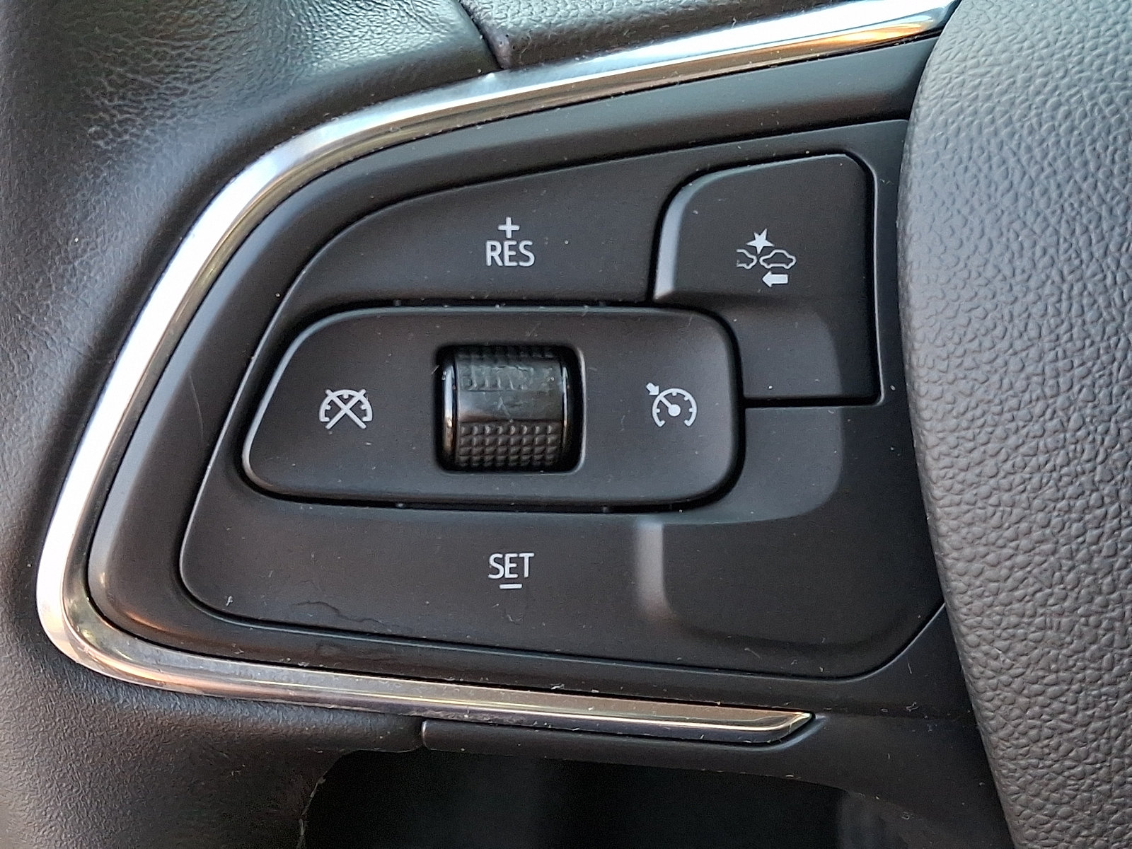 Certified 2021 Buick Encore GX Preferred w/ Cold Weather Comfort Package FWD image 22