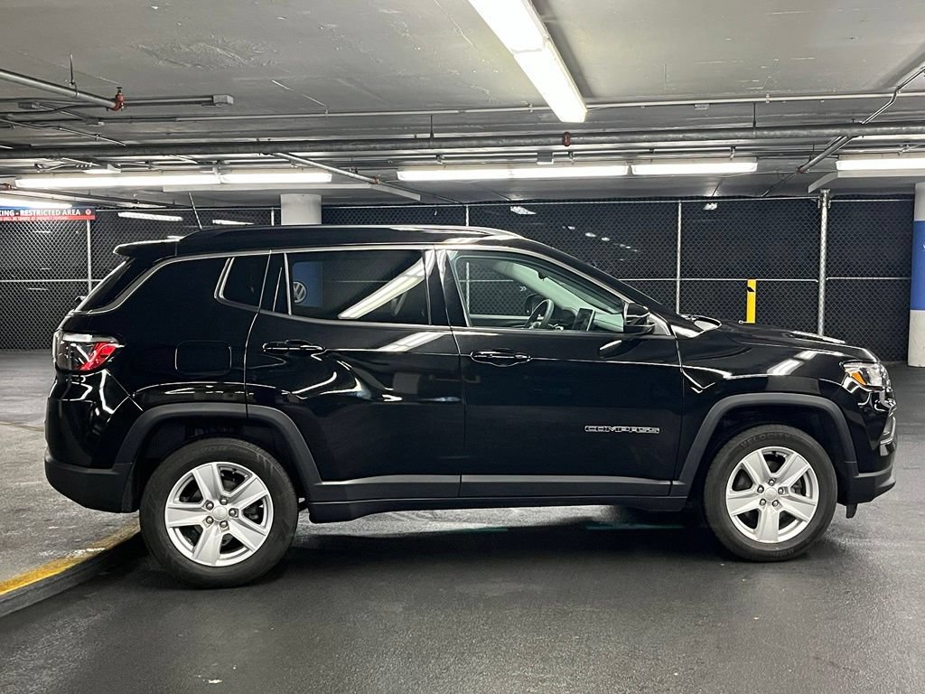 Used 2022 Jeep Compass Latitude AWD/4WD image 37