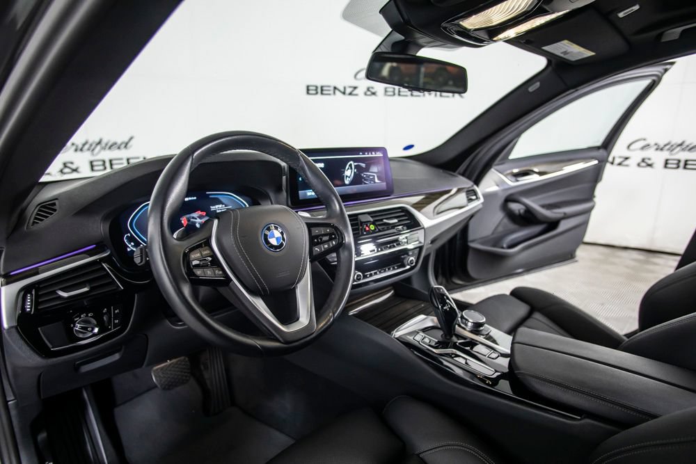 Used 2023 BMW 530e w/ Convenience Package RWD image 20
