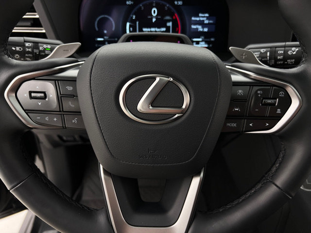 Used 2025 Lexus GX 550 w/ Accessory Package (2T) AWD/4WD image 17