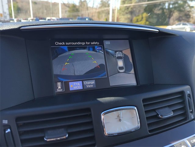 Used 2018 INFINITI Q70 Luxe image 15