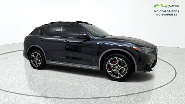 Used 2024 Alfa Romeo Stelvio Ti AWD/4WD image 10