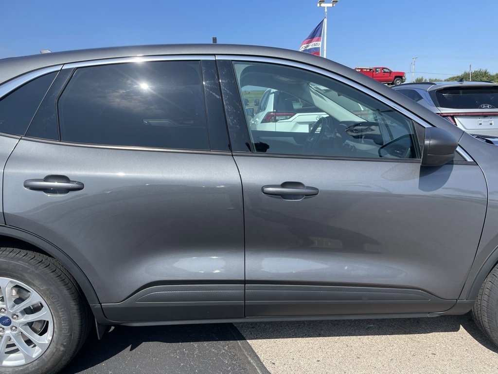 Used 2022 Ford Escape SE image 28