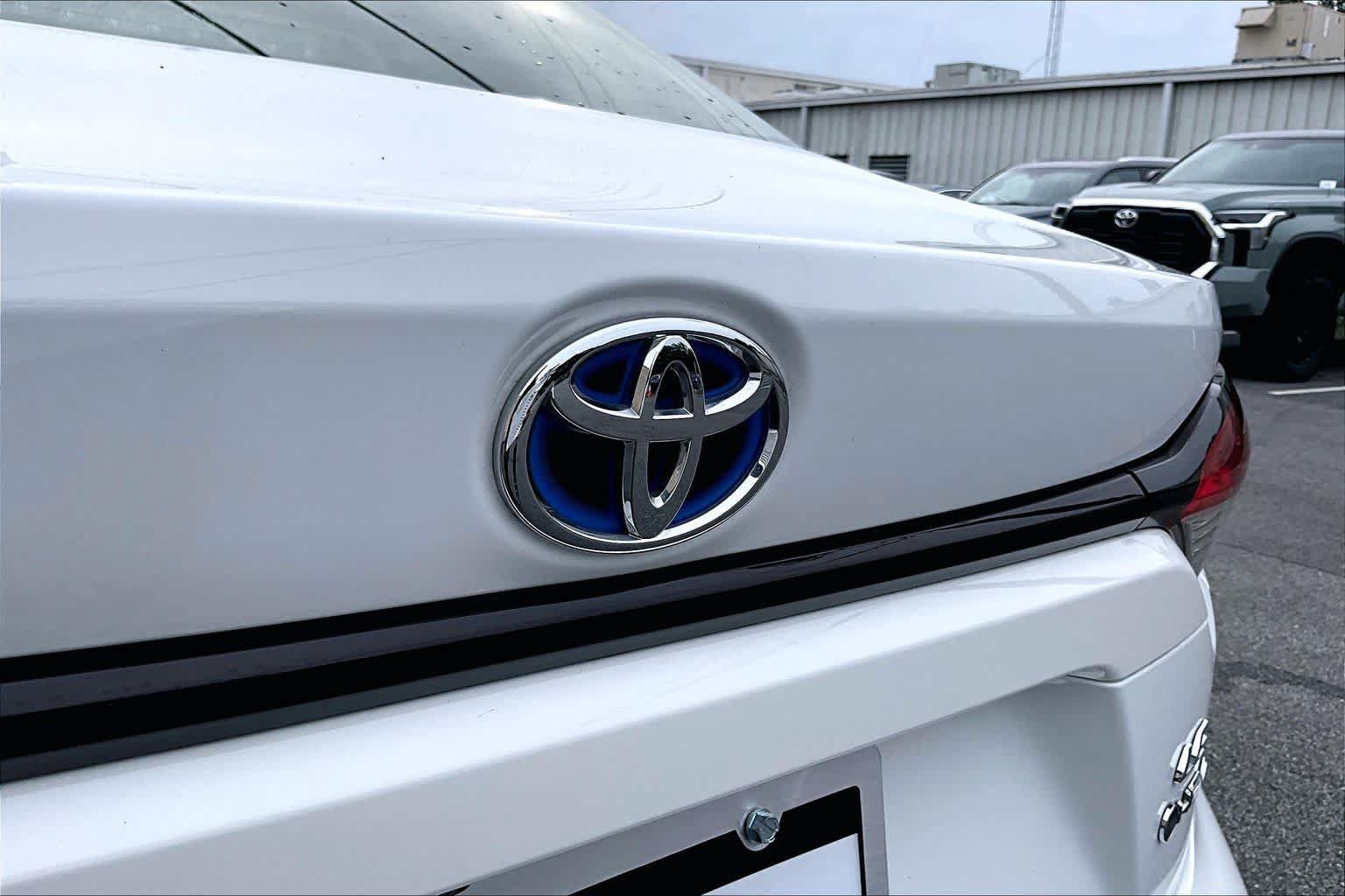 Used 2025 Toyota Corolla LE FWD image 31