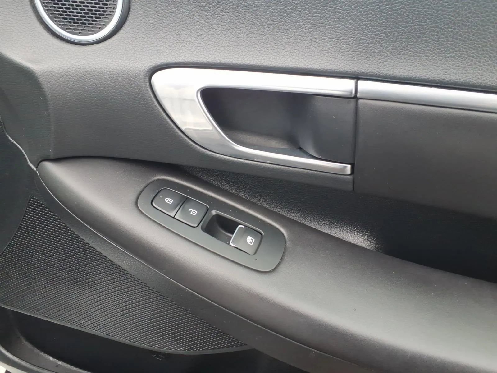 Used 2023 Hyundai Sonata SEL w/ Convenience Package FWD image 12