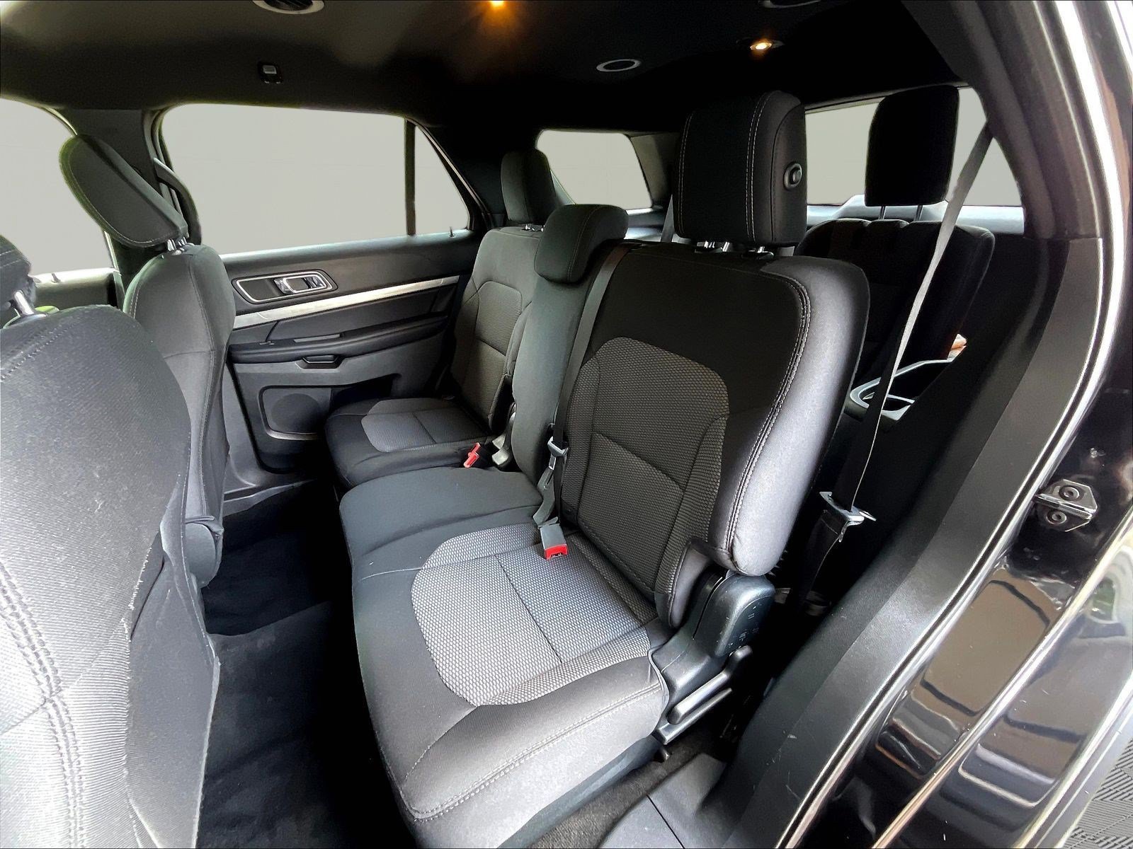 Used 2018 Ford Explorer XLT AWD/4WD image 22