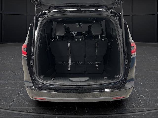 New 2026 Chrysler Pacifica Select w/ S Appearance Package image 13