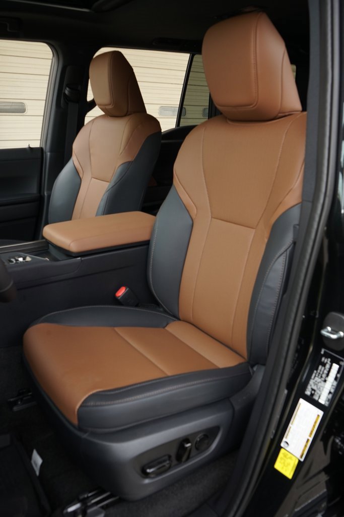 Used 2025 Lexus GX 550 image 9