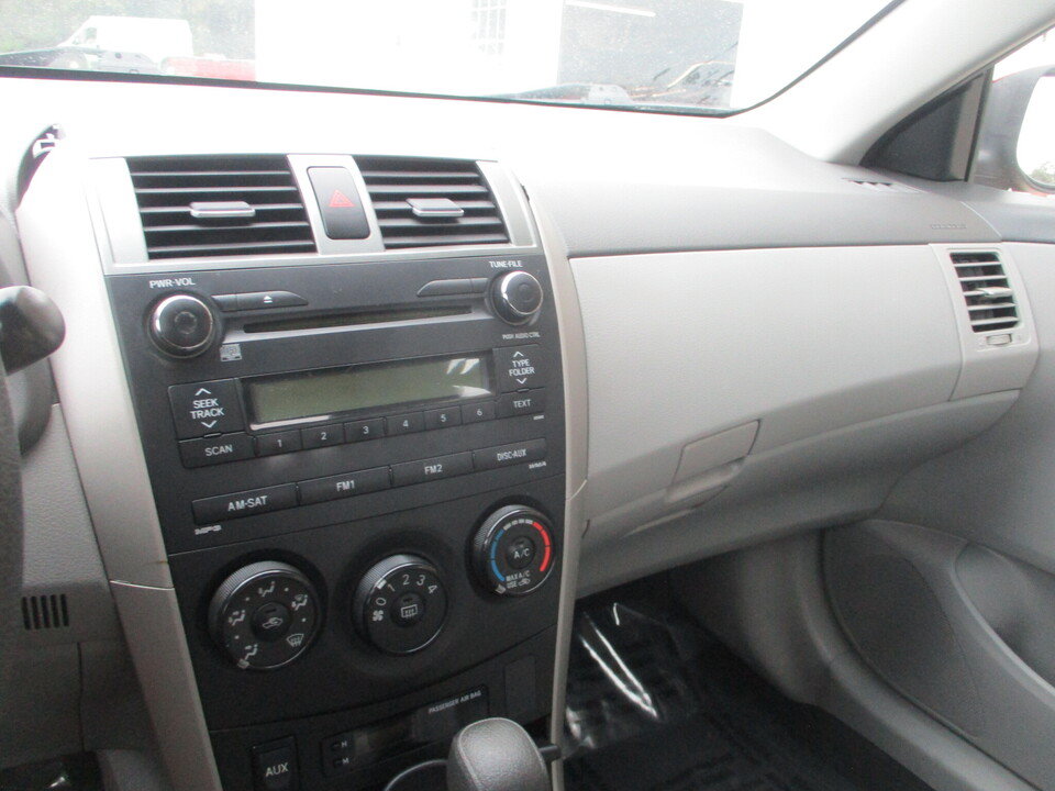 Used 2010 Toyota Corolla LE FWD image 35