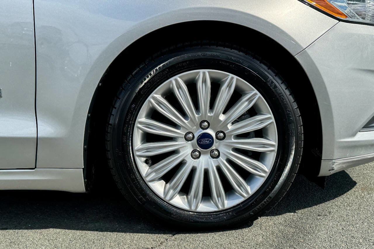 Used 2015 Ford Fusion SE image 10