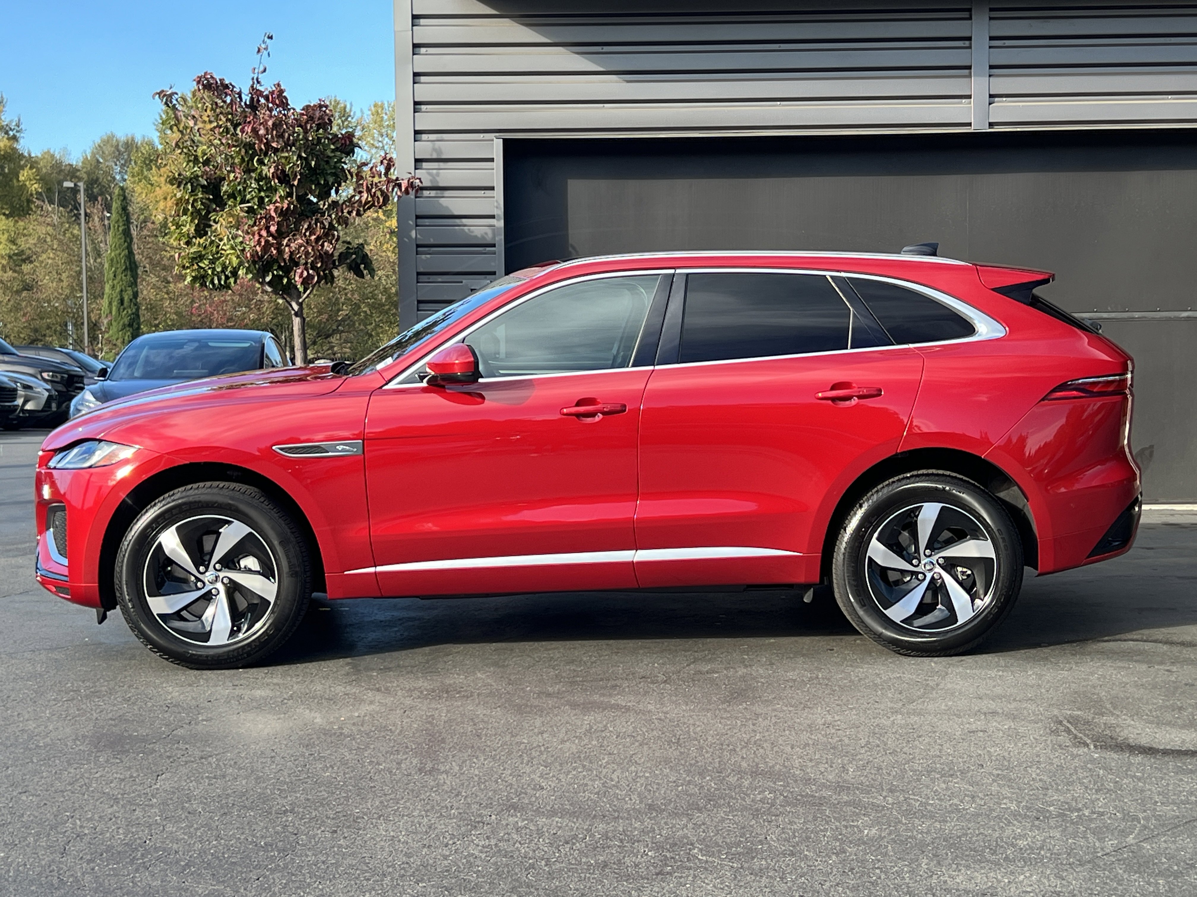 Certified 2025 Jaguar F-PACE R-Dynamic S image 5