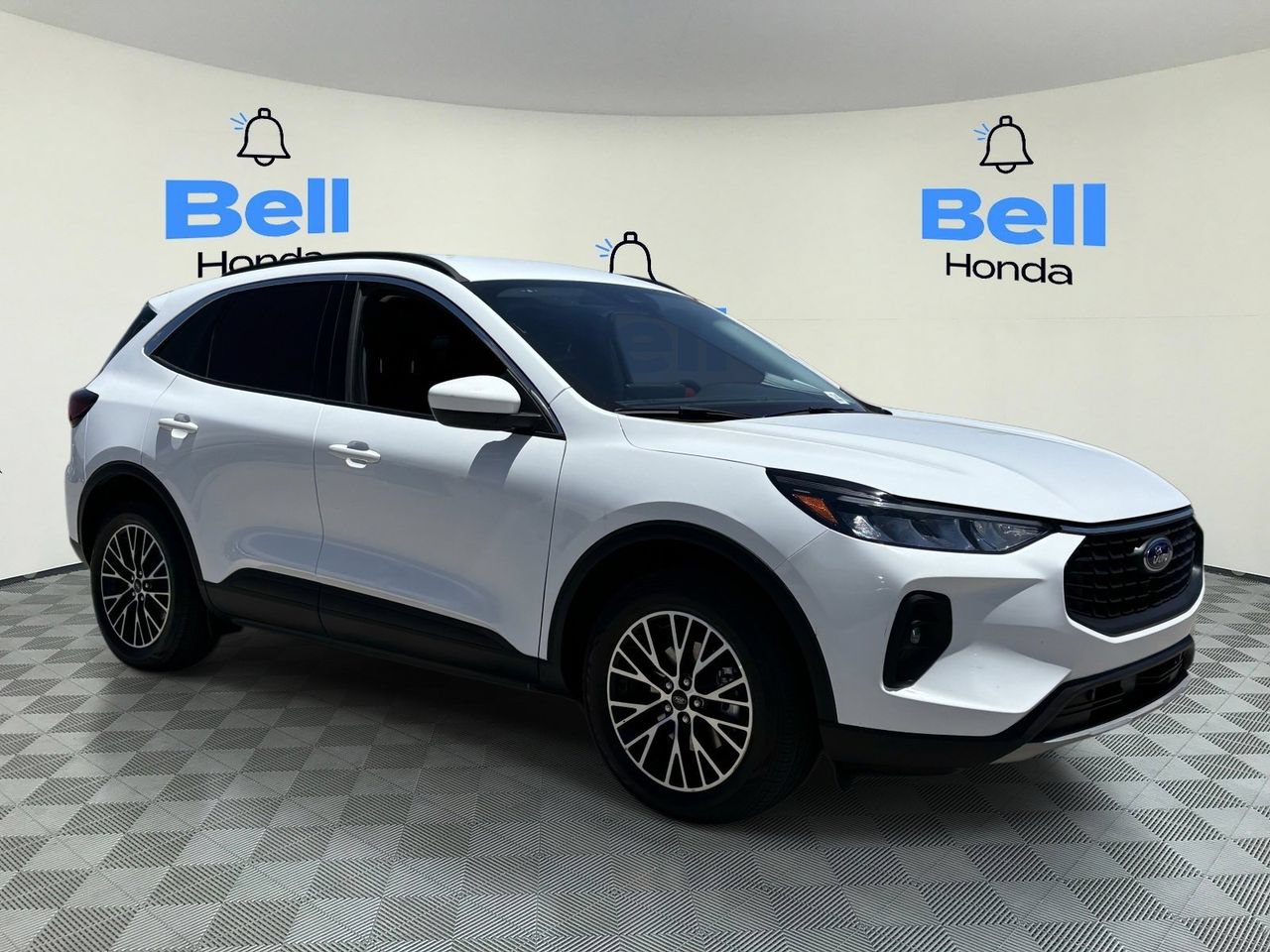 Used 2023 Ford Escape SE FWD image 6