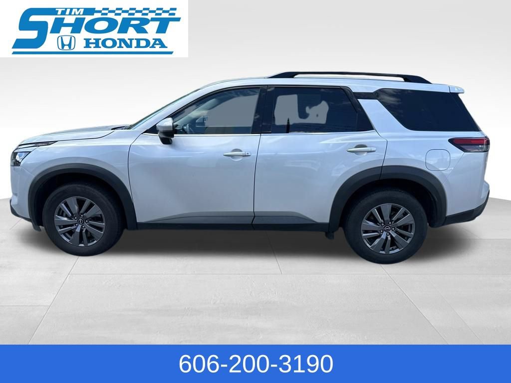Used 2025 Nissan Pathfinder SV AWD/4WD image 2
