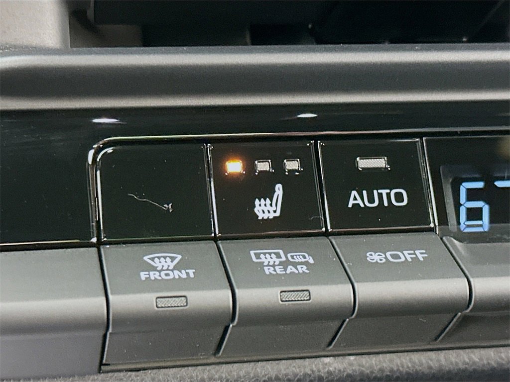 Used 2023 Toyota Crown XLE image 23