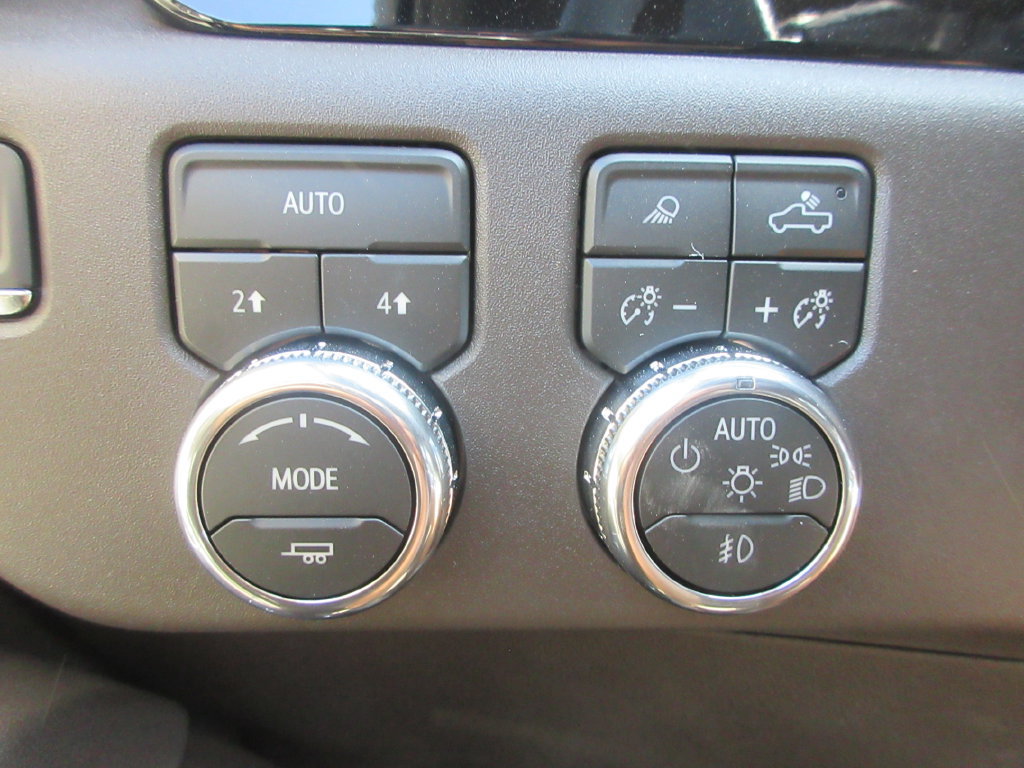 New 2026 GMC Sierra 1500 SLT w/ SLT Premium Package AWD/4WD image 17