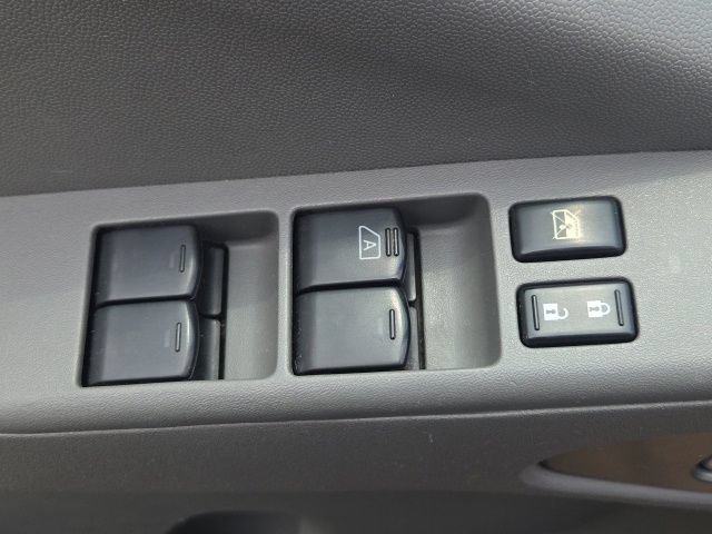 Used 2014 Nissan Frontier SV AWD/4WD image 18
