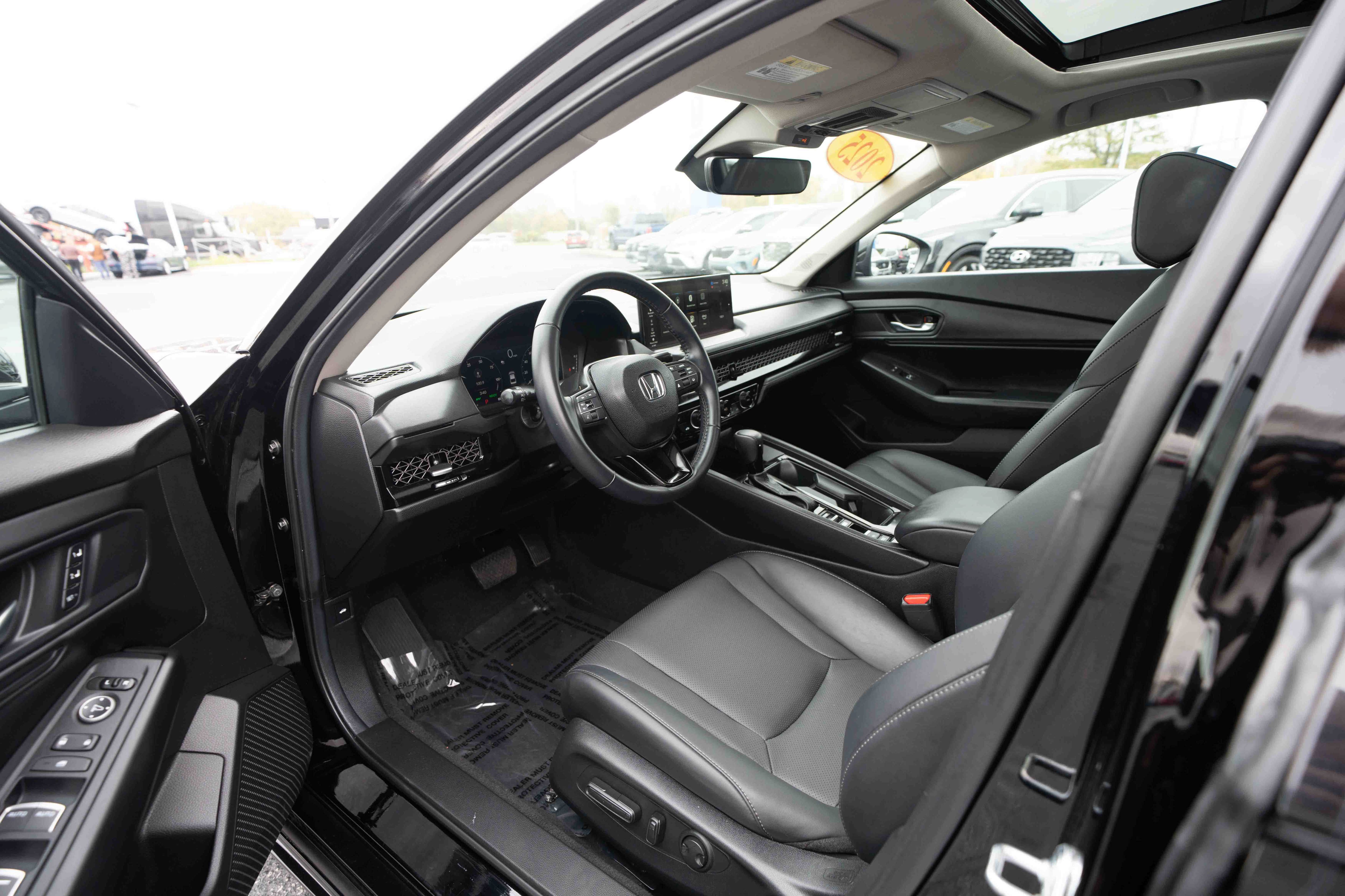 Used 2025 Honda Accord EX-L image 8