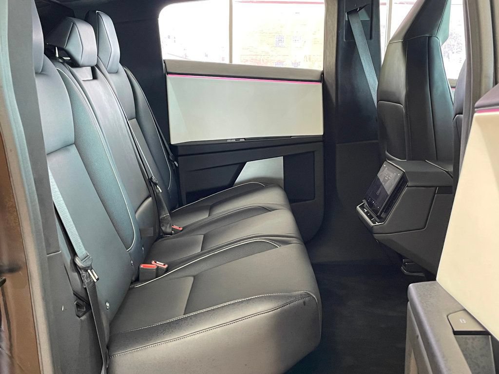 Used 2024 Tesla Cybertruck AWD Crew Cab image 20