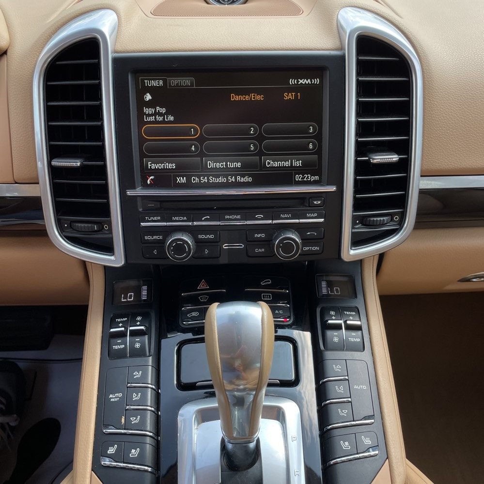 Used 2016 Porsche Cayenne AWD/4WD image 22