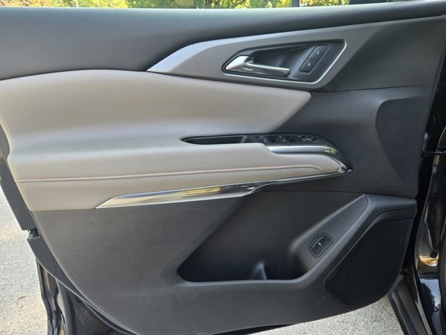 Used 2025 Chevrolet Traverse LT image 14