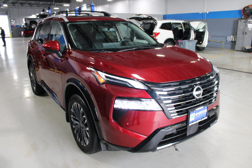 Used 2025 Nissan Rogue Platinum AWD/4WD image 3