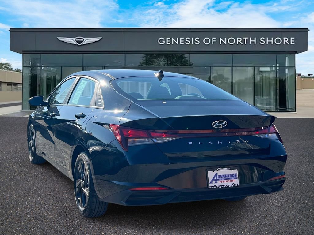 Certified 2023 Hyundai Elantra SEL w/ Preferred Accessory Package image 5