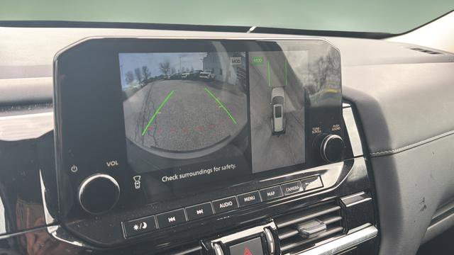 Used 2024 Nissan Pathfinder SL image 24