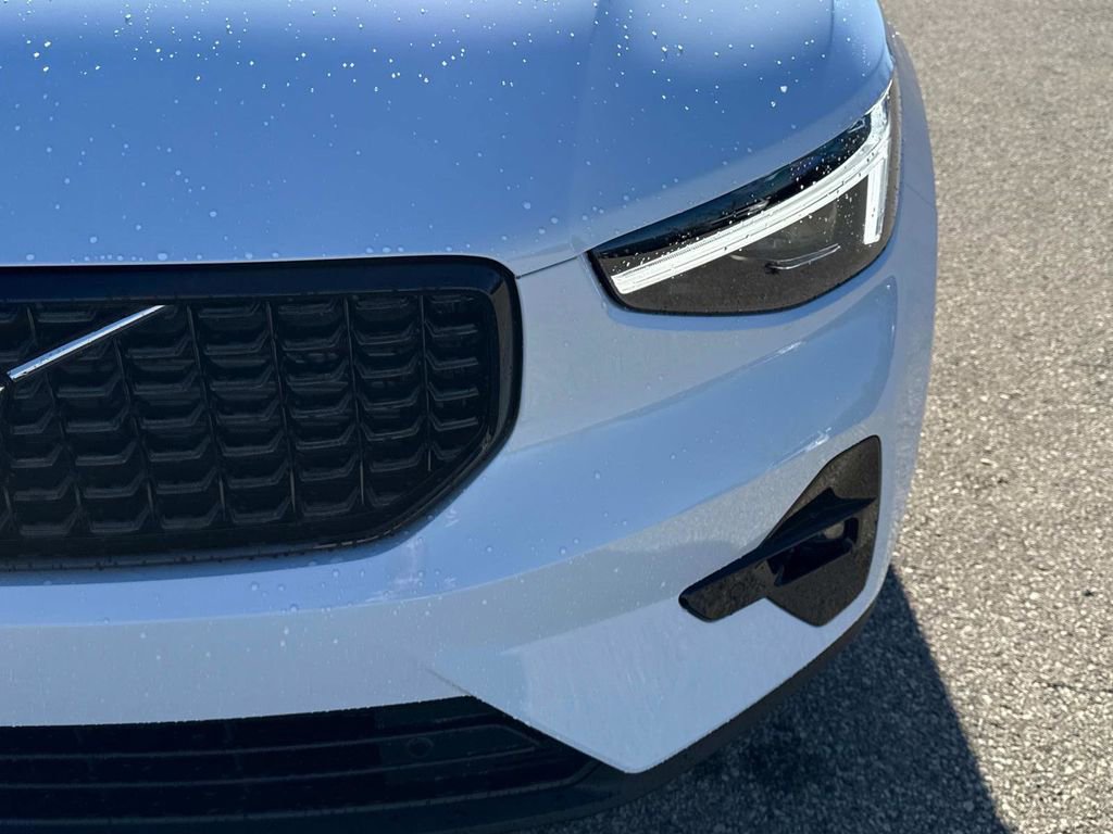 New 2026 Volvo XC40 B5 Ultra w/ Climate Package AWD/4WD image 9