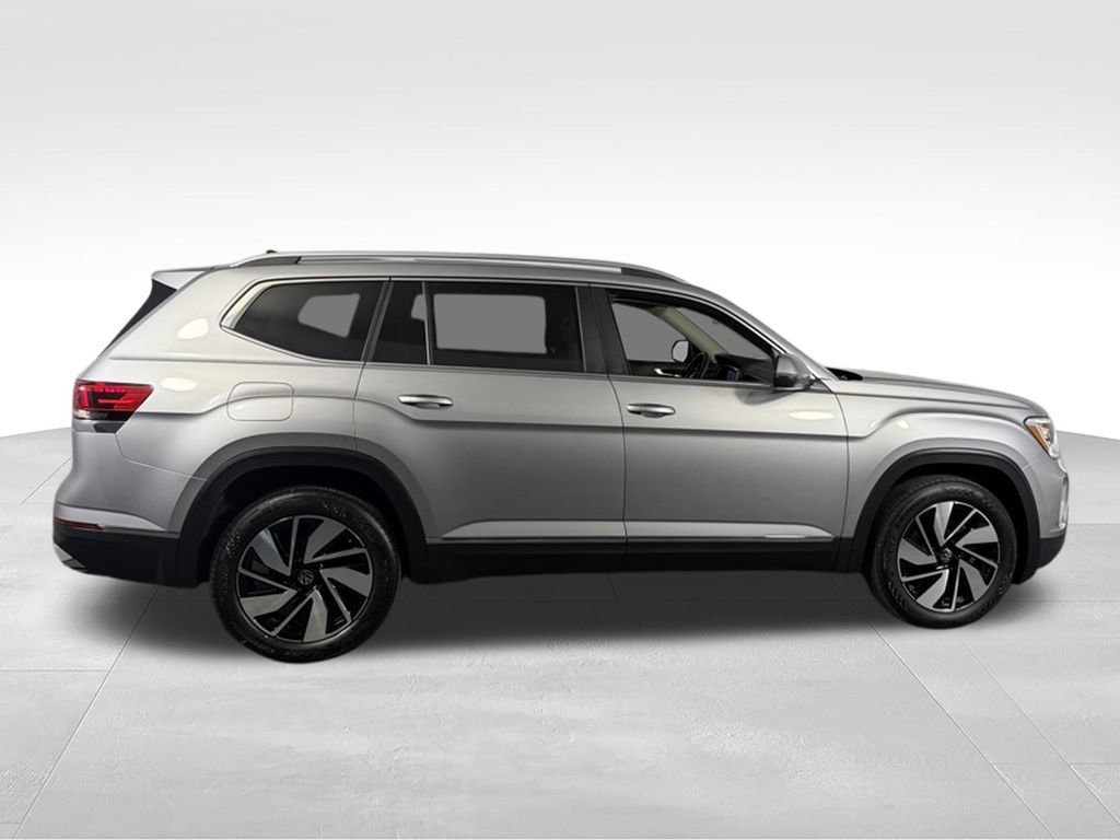 Used 2024 Volkswagen Atlas SEL AWD/4WD image 4